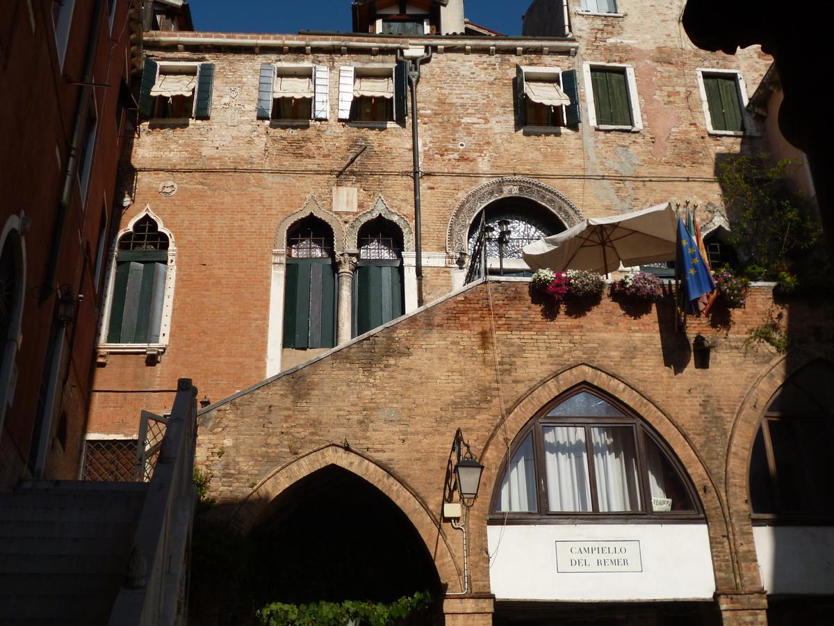 Palazzo Lion Morosini - Check In Presso Locanda Ai Santi Apostoli Venedig Exteriör bild